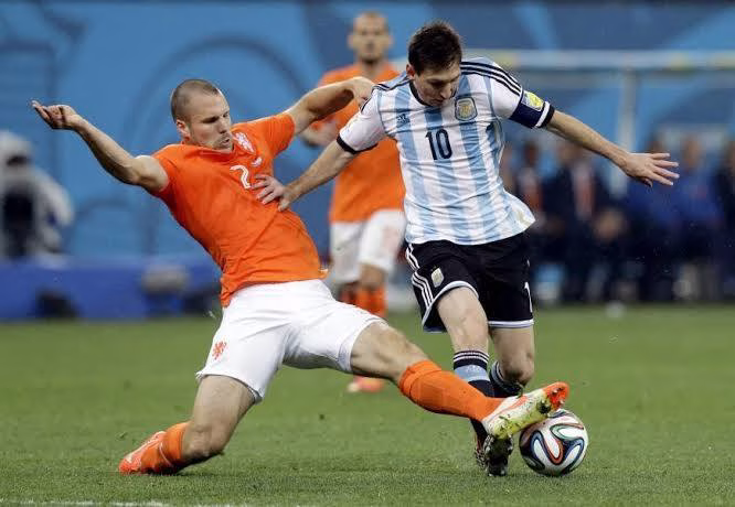 ”Home (-1.5)” Asian Handicap in Football Sports Betting – Explained with Examples + Betting Tips