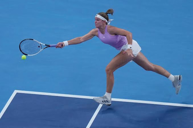 “Set 2, Game 5 – 5th Point” in Tennis Sports Betting – Explained with Examples + Betting Tips