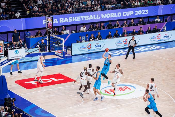 ” Over 35.5 | 1st quarter – Over/Under” in Basketball Sports Betting Explained with Examples + Betting Tips