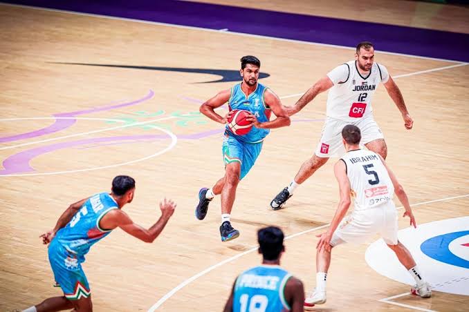 ”Over 36.5 | 1st quarter – Over/Under” in Basketball Sports Betting Explained with Examples + Betting Tips