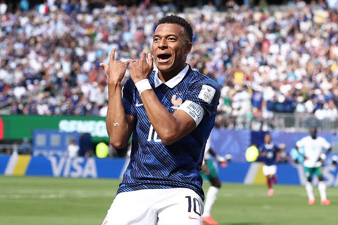 Home (0/+0.5) in Football Sports Betting Explained with Examples + Betting Tips